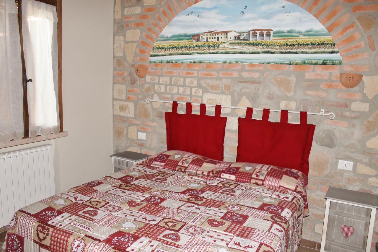La Casa Delle Rondini Bed & Breakfast Roncoferraro Exterior photo