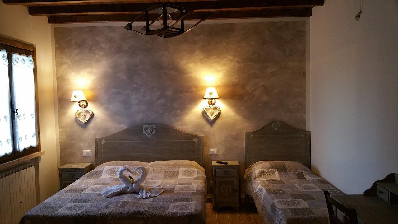 La Casa Delle Rondini Bed & Breakfast Roncoferraro Exterior photo
