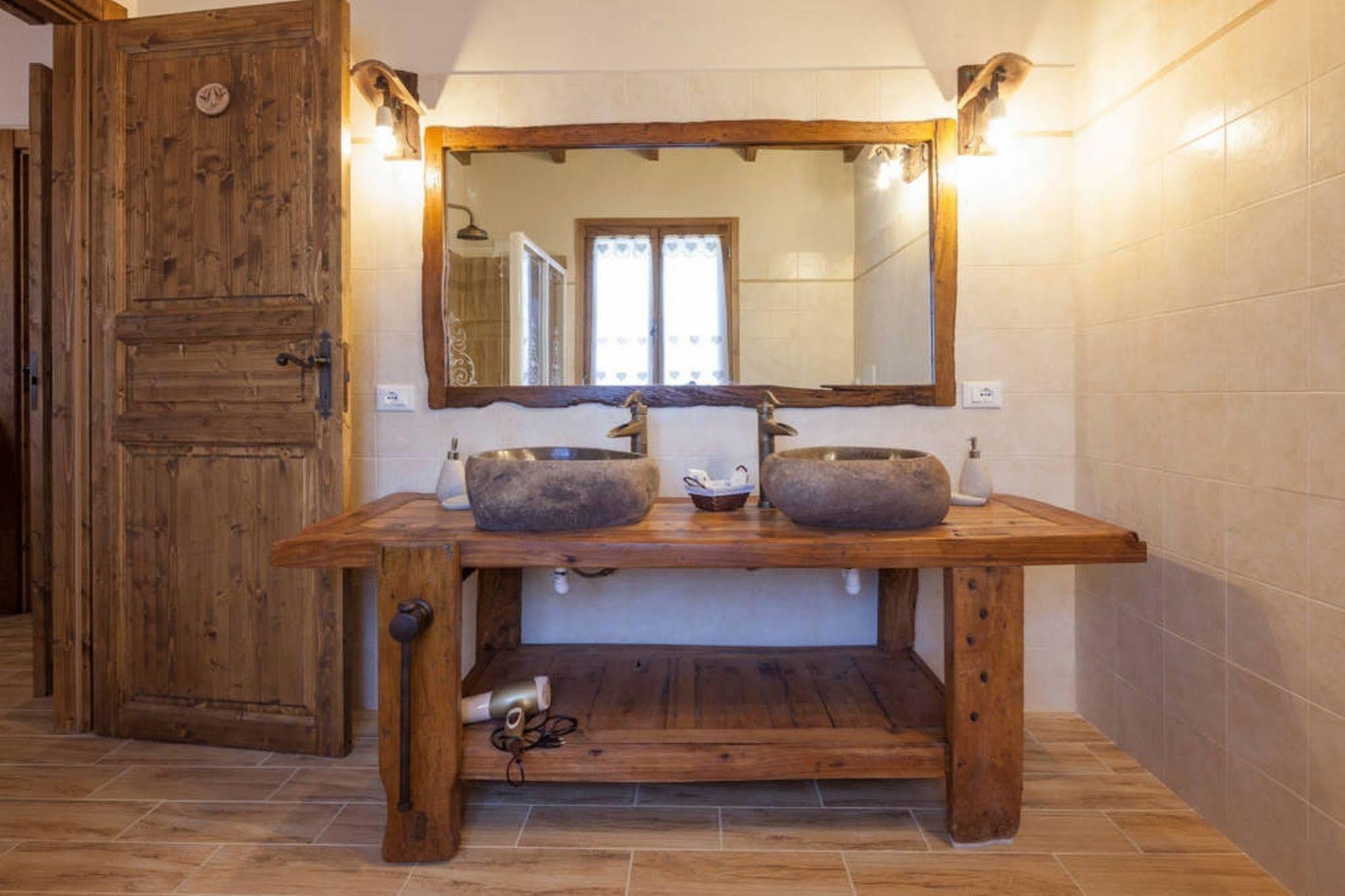 La Casa Delle Rondini Bed & Breakfast Roncoferraro Exterior photo